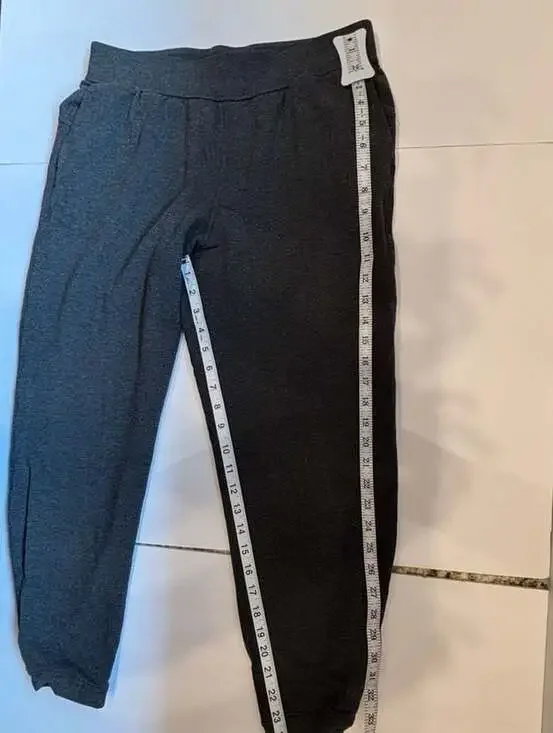 LULULEMON Women’s Set - Yoga Joggers + Striped Tank (8) - Picture 8 of 12
